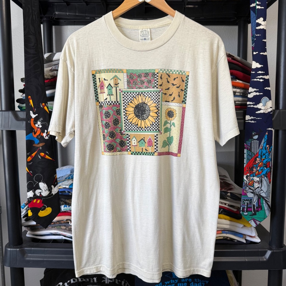 Vintage Cream Sunflower Birdhouse Patchwork Graphic Tee Large Light Marks